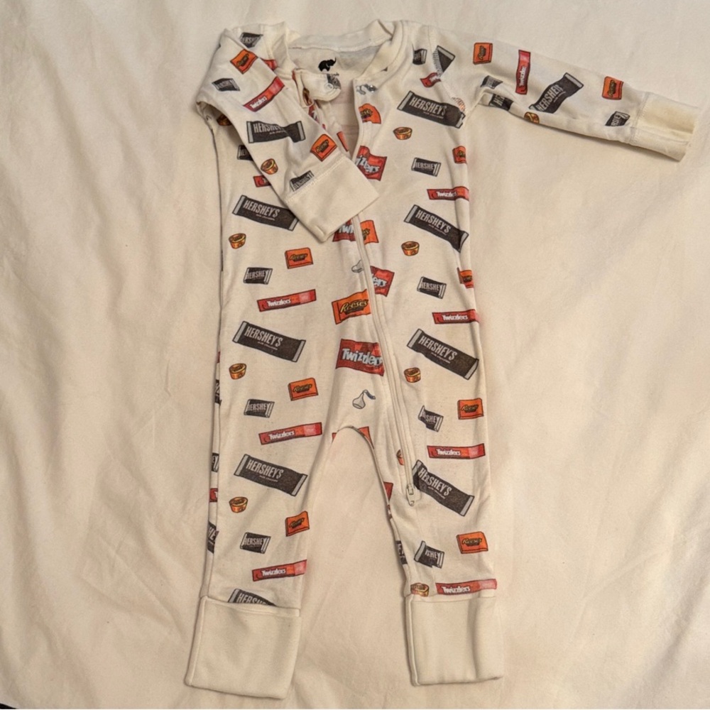 Monica & Andy One Piece Pajama in Organic Cotton - Candy Bar Print